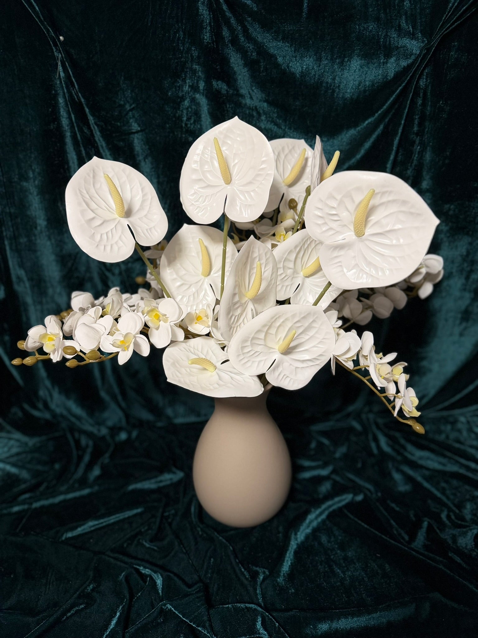Anthurium si orhidee in vaza - Decor cu flori artificiale