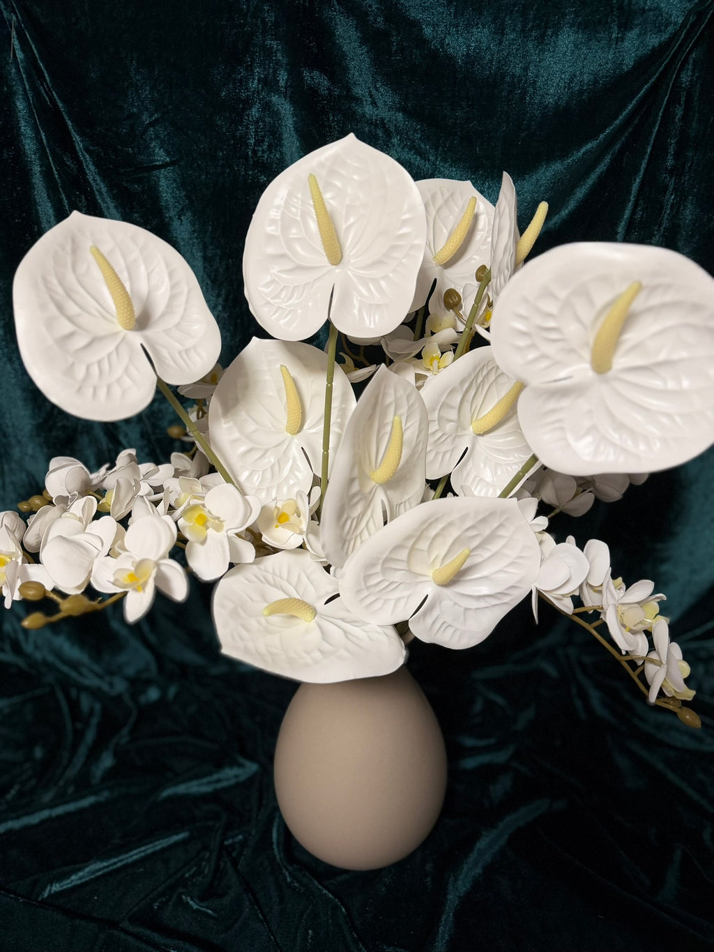 Anthurium si orhidee in vaza - Decor cu flori artificiale