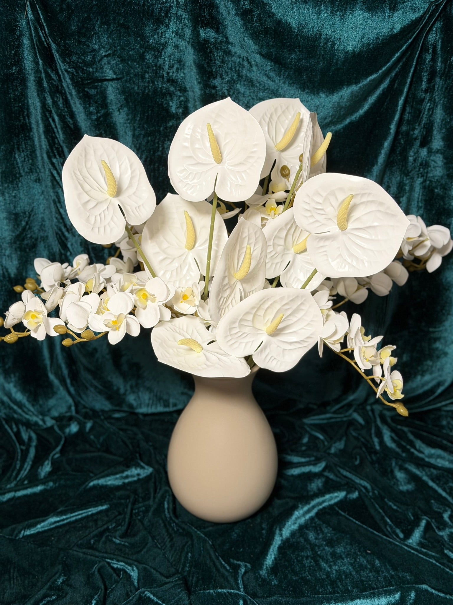 Anthurium si orhidee in vaza - Decor cu flori artificiale