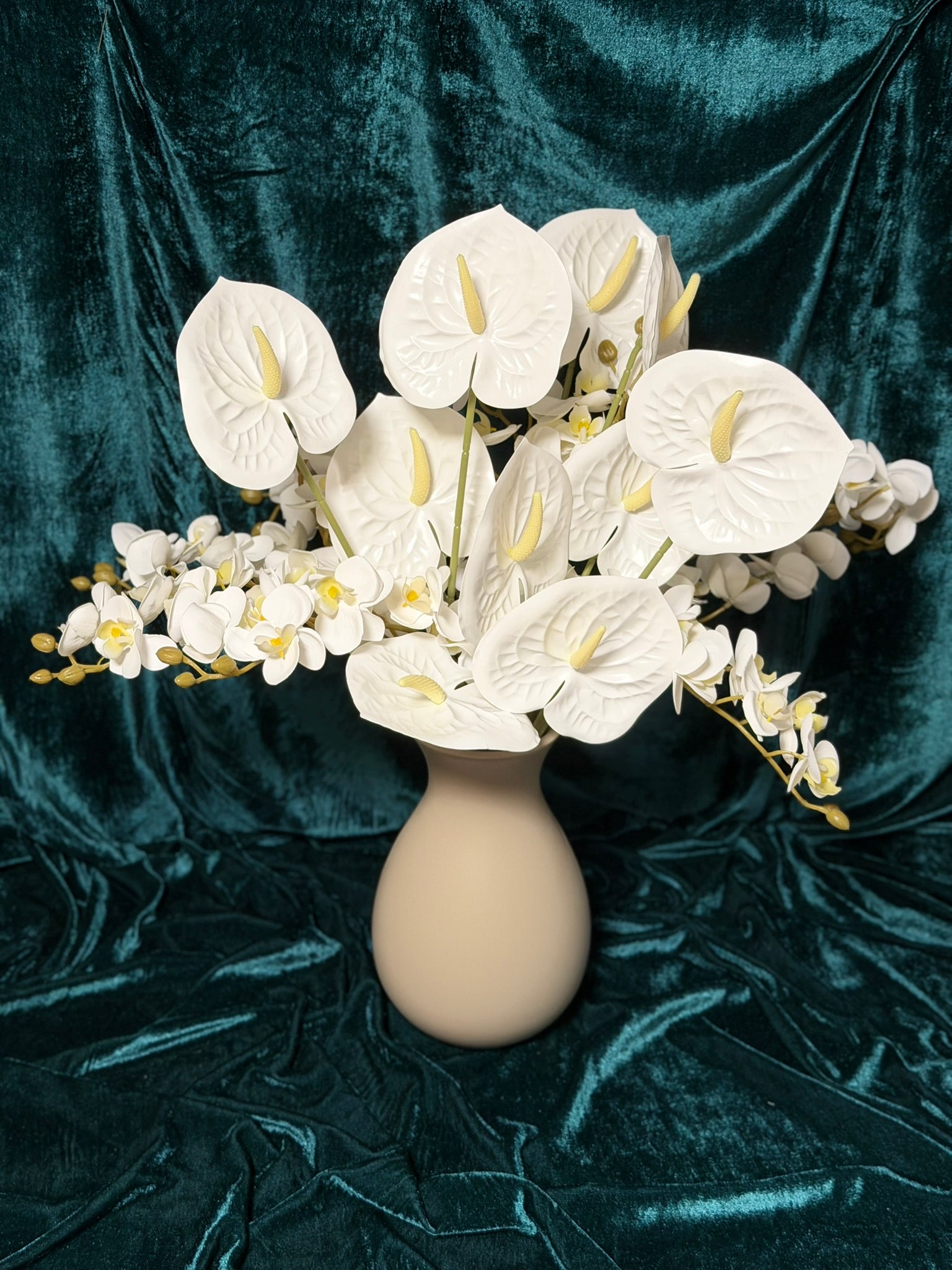 Anthurium si orhidee in vaza - Decor cu flori artificiale