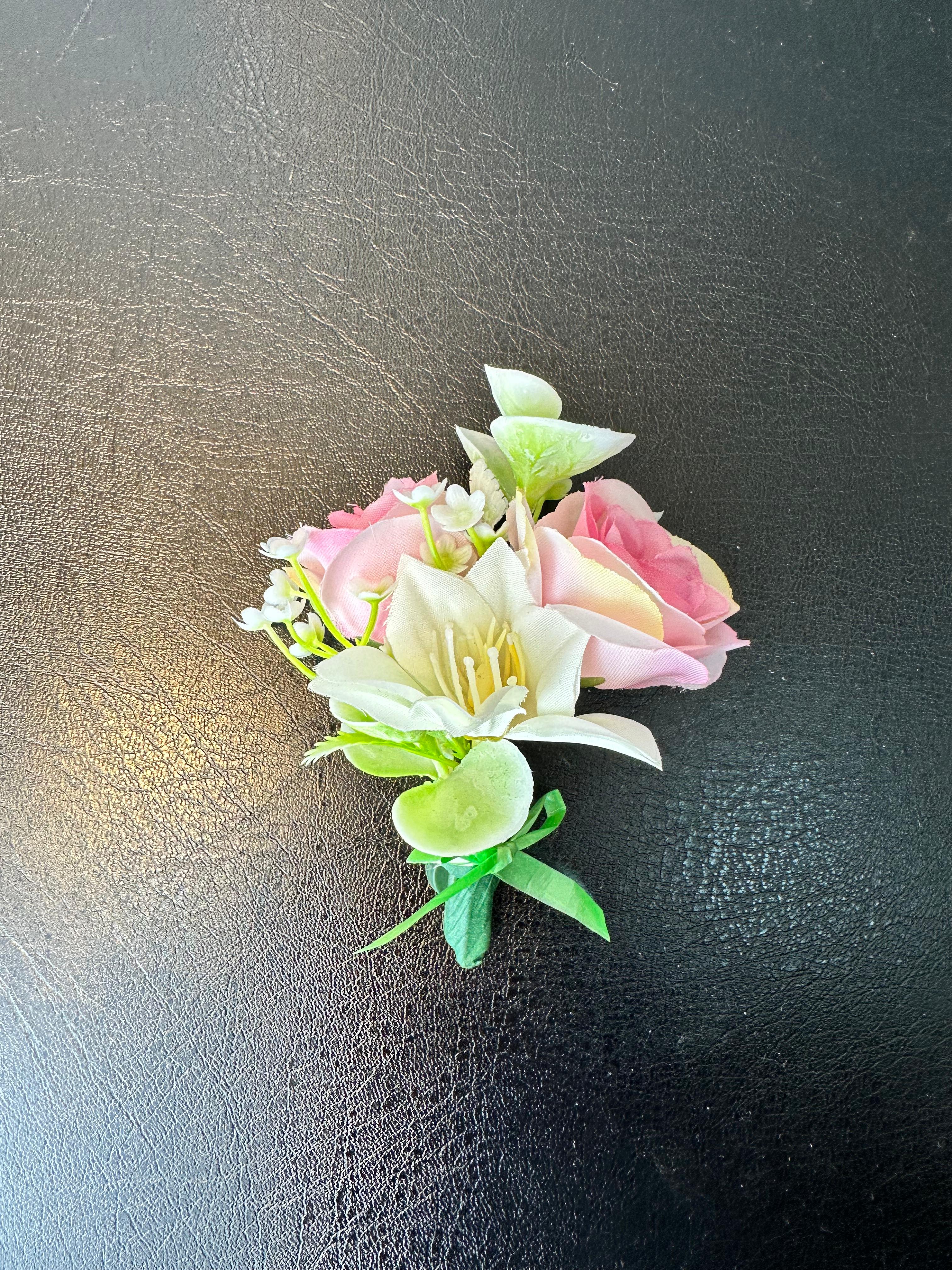 Cocarda flori artificiale PFC5