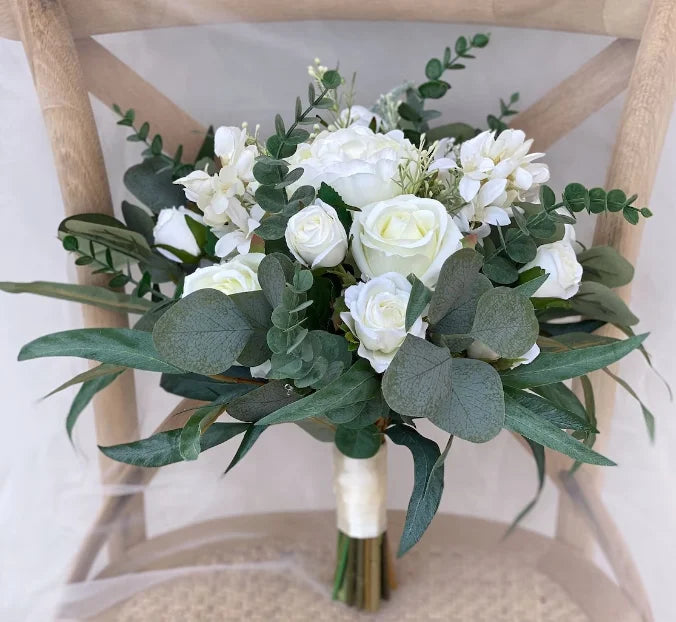 Buchet mireasa trandafiri si hortensie