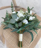 Buchet mireasa trandafiri si hortensie