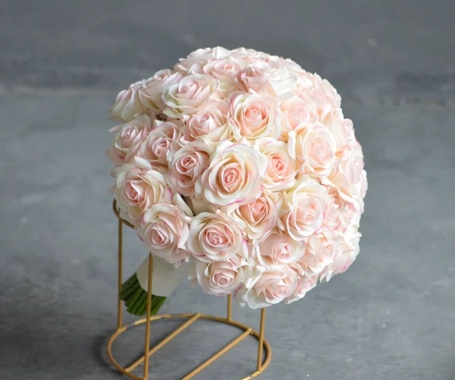 Buchet mireasa din trandafiri roz
