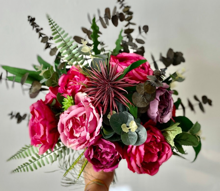 Buchet nasa Roz aprins